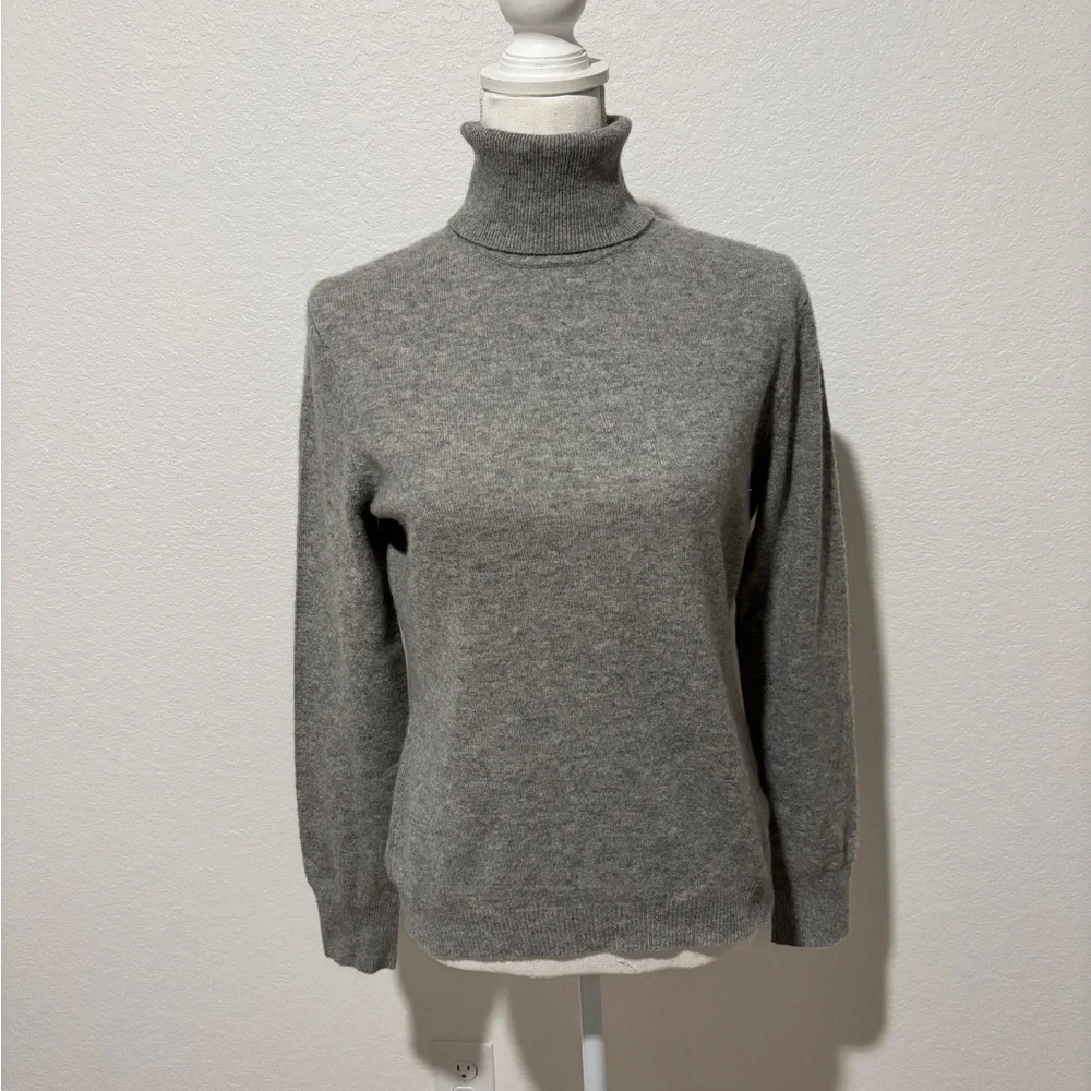 Henri Bendel 100% Cashmere Classic Gray Turtleneck Sweater sz Large